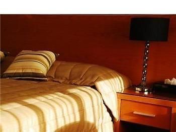 The Grapevine Motel Denman Экстерьер фото