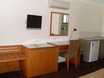 The Grapevine Motel Denman Экстерьер фото